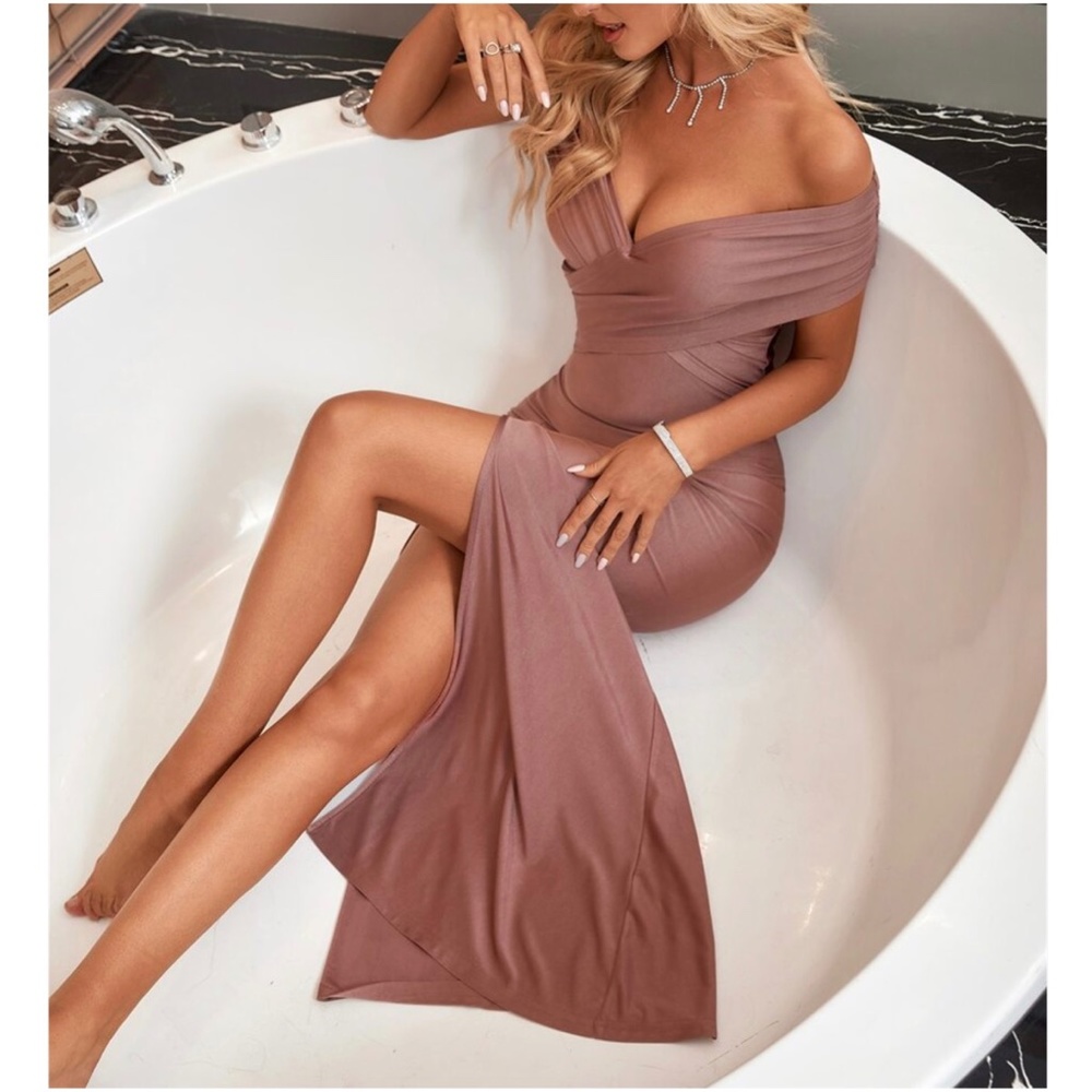 Off Shoulder formal party evening wedding prom Luxe dress - Picture 4 of 4